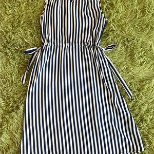 Juicy striped dress, with tightening strings on each end of the waist - LG - new